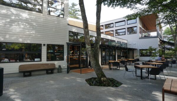 ベーカリー＆レストラン沢村　旧軽井沢店