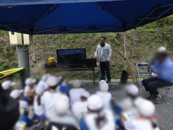 浅科小学校社会科学習五郎兵衛用水水力発電所にての見学