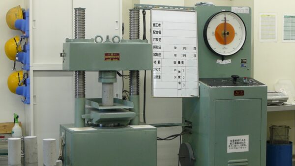 品質管理の作業様子の画像