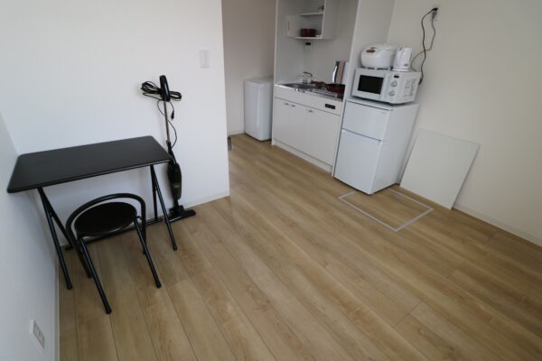 住宅の内観。別角度からの室内全体の画像