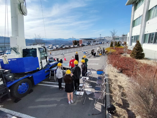 竹花組ブースを高い位置から撮影した様子の画像。