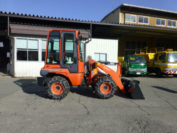 ミニタイヤショベルの横からの画像