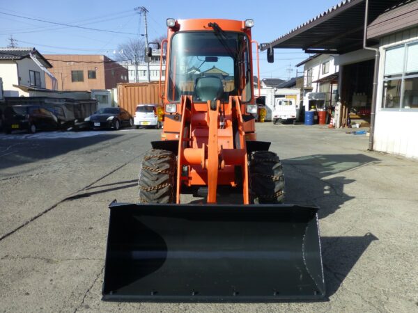 除雪用ミニタイヤショベルの正面の画像