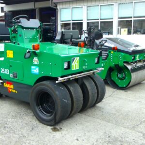道路を作るプロの相棒！新型ロードローラー2台が仲間入り！